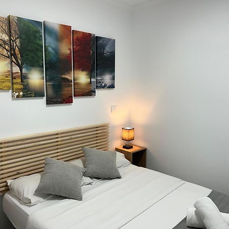A Unos Pasos A Paseo Del Prado Apartment Madrid Bagian luar foto